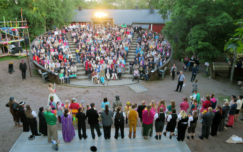 Premiär inför fullsatt läktare